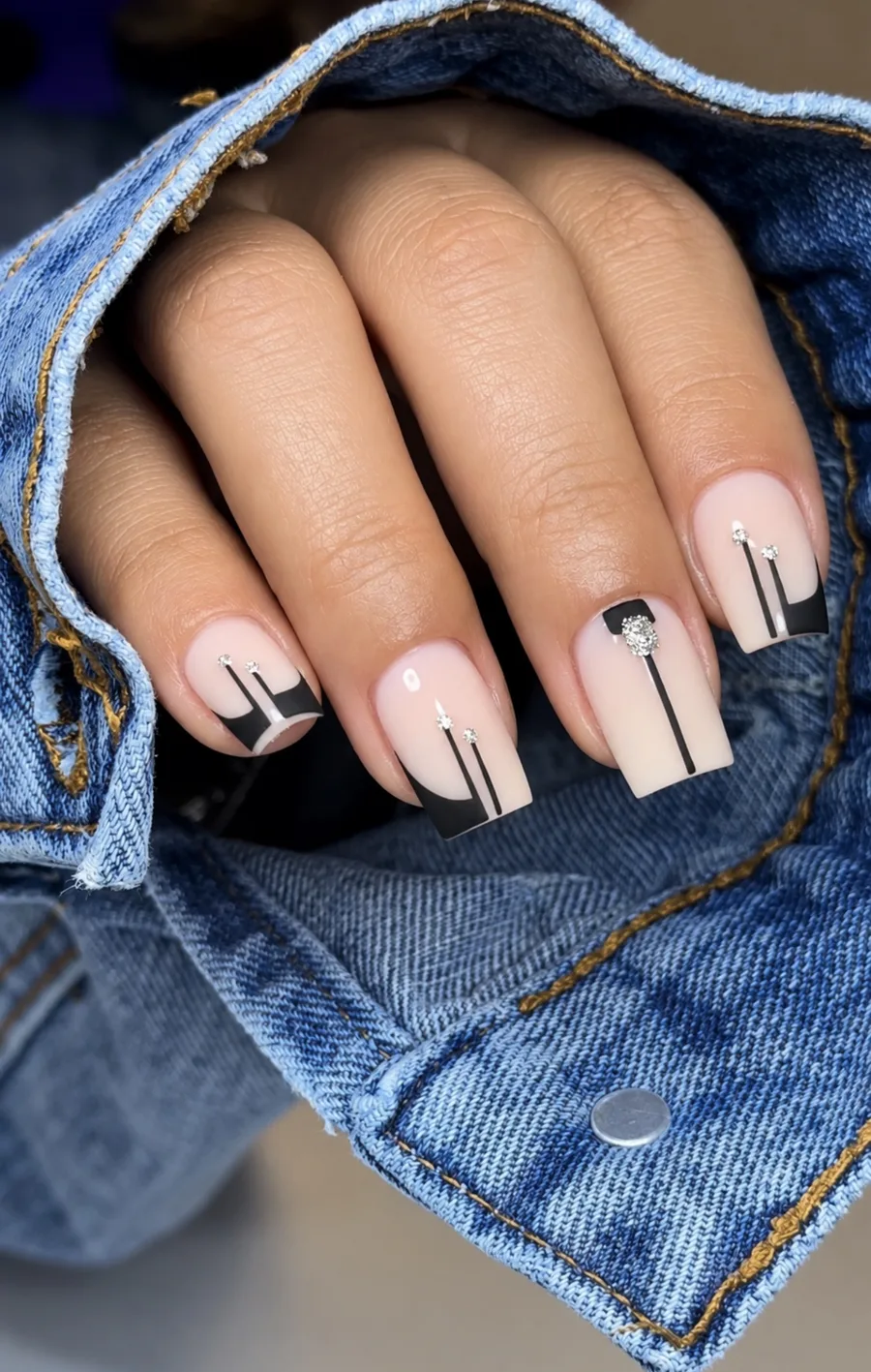 Black and silver star nail set